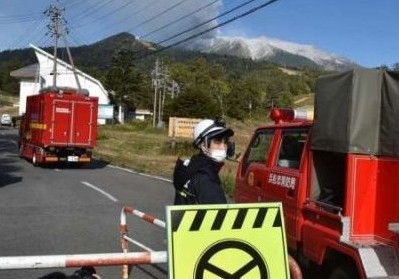 Eruption du volcan Ontake au Japon : au moins 36 victimes, les secours suspendus